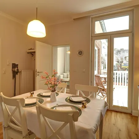 Johanna App 1- Mit Zwei Balkonen & Garten - Nur Wenige Schritte Vom Timmendorfer Strand