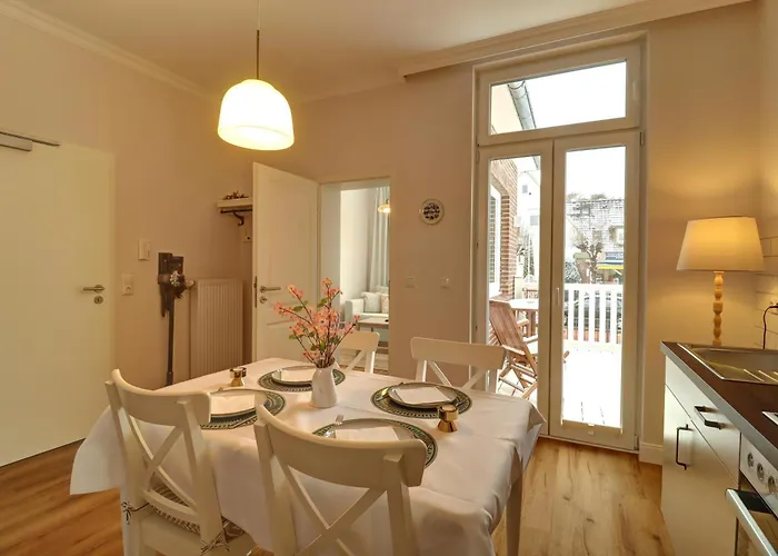 Johanna App 1- Mit Zwei Balkonen & Garten - Nur Wenige Schritte Vom Timmendorfer Strand